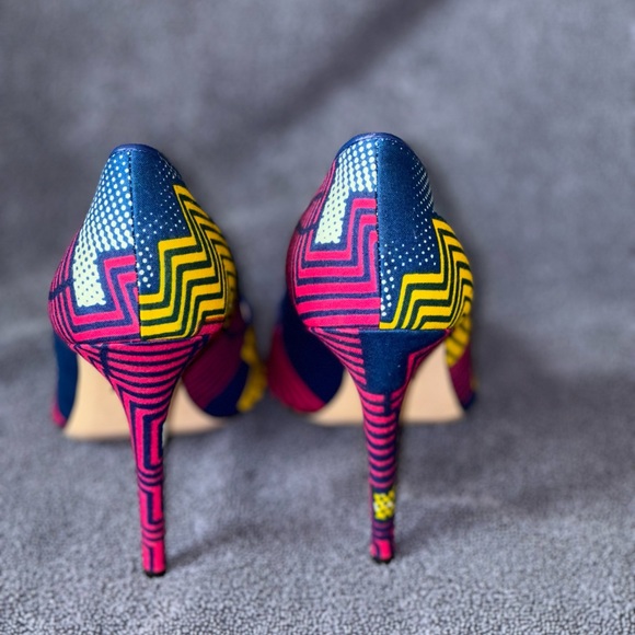 Tamara Mellon Vamp Multi Color Fabric Pump - Picture 4 of 7